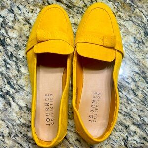 Journee collection loafers
